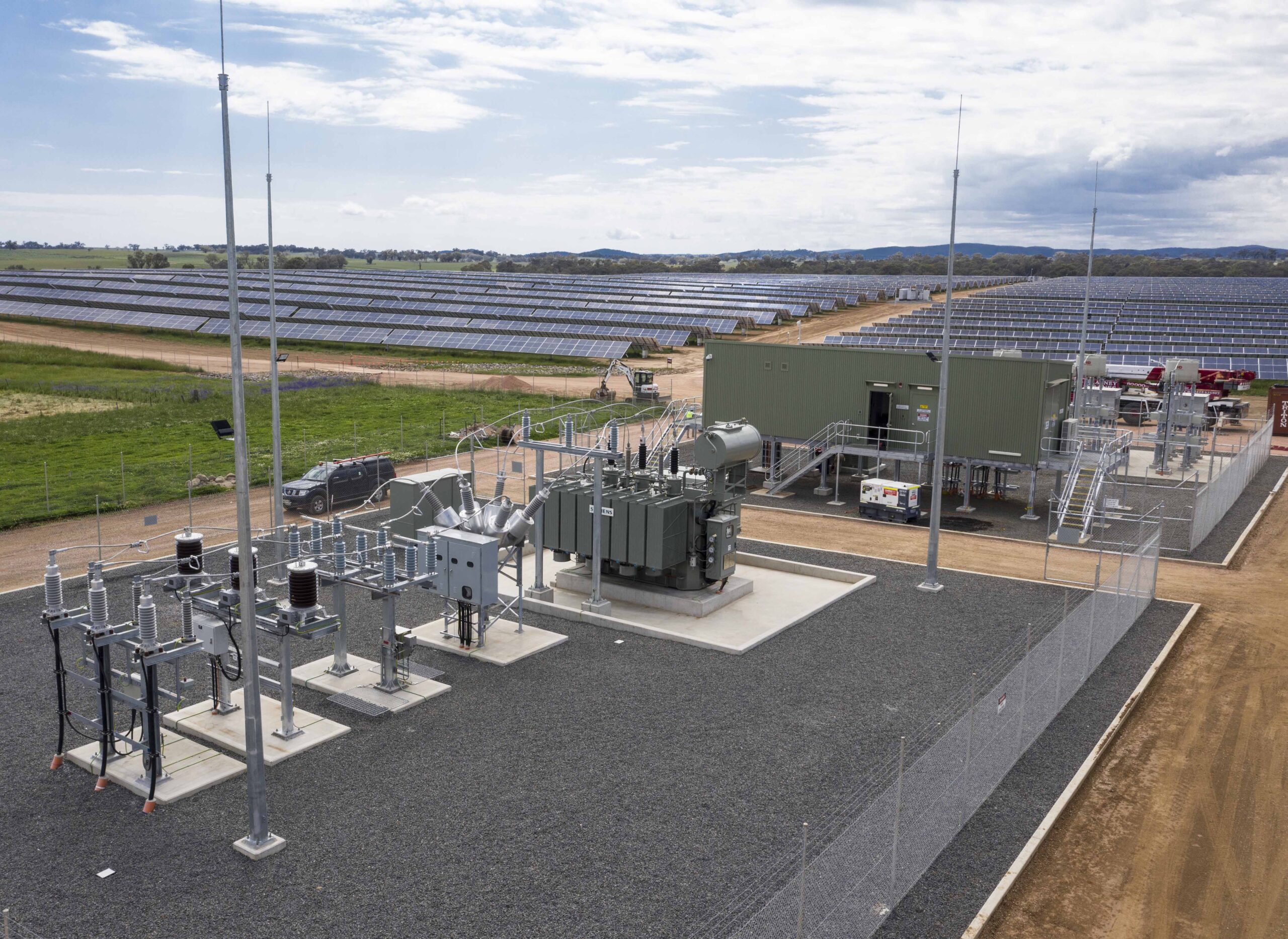 Molong Solar Farm – 30MVA 33/66kV substation
Connection to TransGrid’s Molong Substation and joint commissioning with the TNSP.