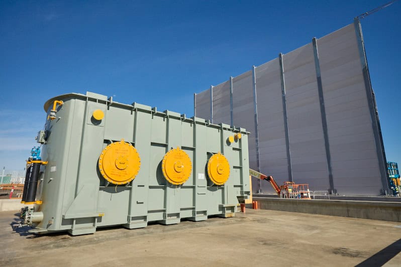 Giant 500kV transformers to connect SEC’s big battery to the grid
TEC-C is proud to be delivering the Melbourne Renewable Energy Hub (MREH) BESS substation works for Transgrid on behalf of asset owners SEC and Equis Australia. MREH is one of the world’s biggest batteries, storing enough energy to power 200,000 homes at peak times.